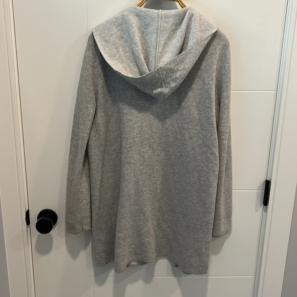 🚩 Twik gray cardigan size large - Picture 7 of 9